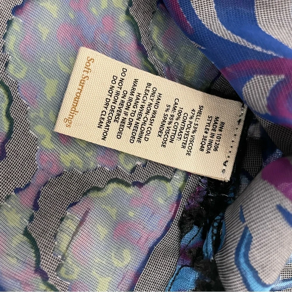 Soft Surroundings Viscota Embroidered Jeweled Tunic Top Petite M Made in India - Picture 5 of 5